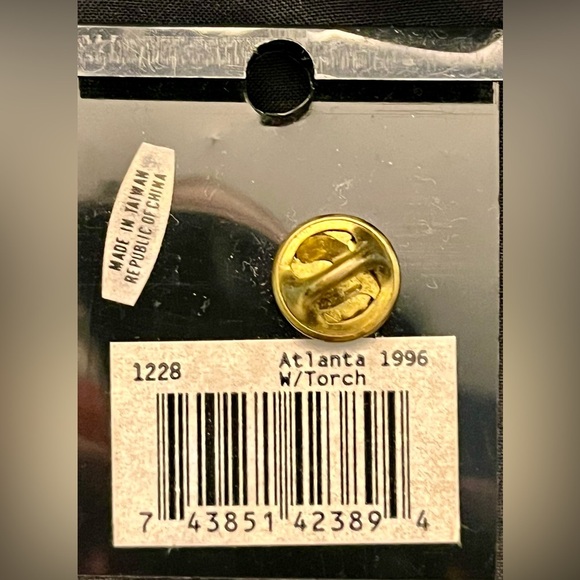 Authentic Olympic Games Collection Atlanta 1996 Green Gold Pin Memorabilia Gift - Picture 8 of 9